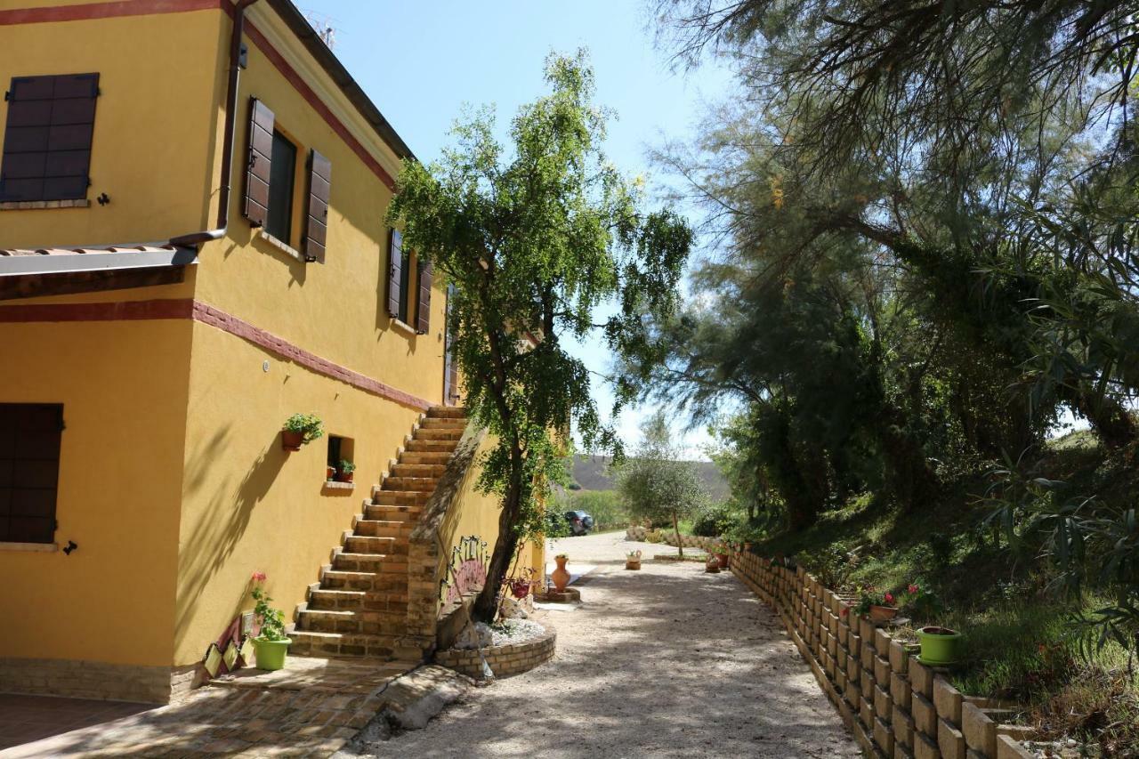 Agriturismo Fattoria Del Colle Jesi Exterior foto