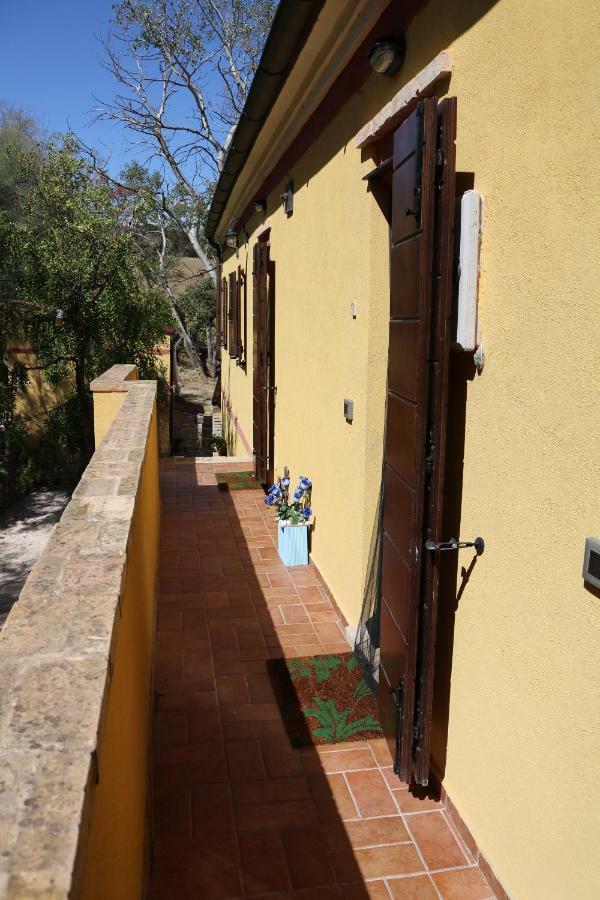 Agriturismo Fattoria Del Colle Jesi Exterior foto