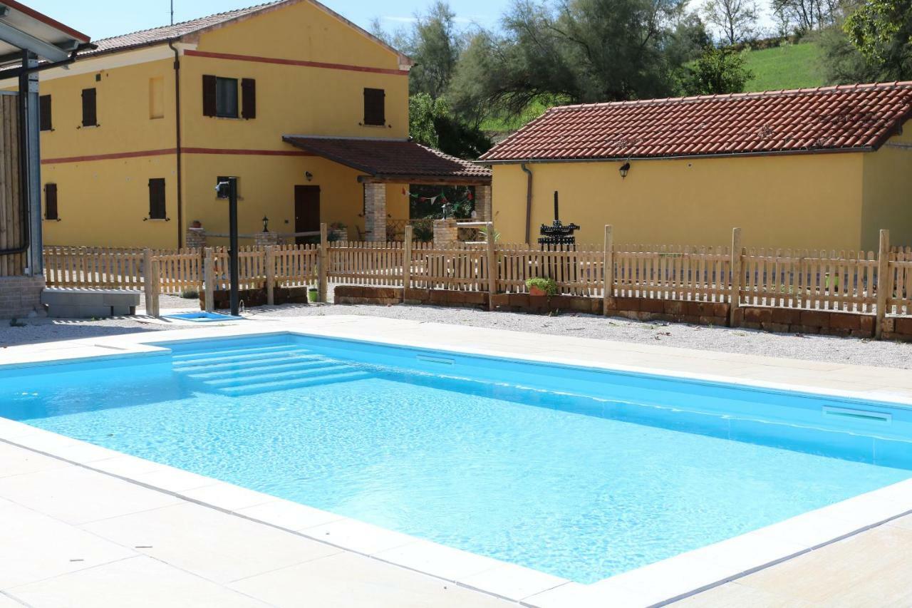 Agriturismo Fattoria Del Colle Jesi Exterior foto