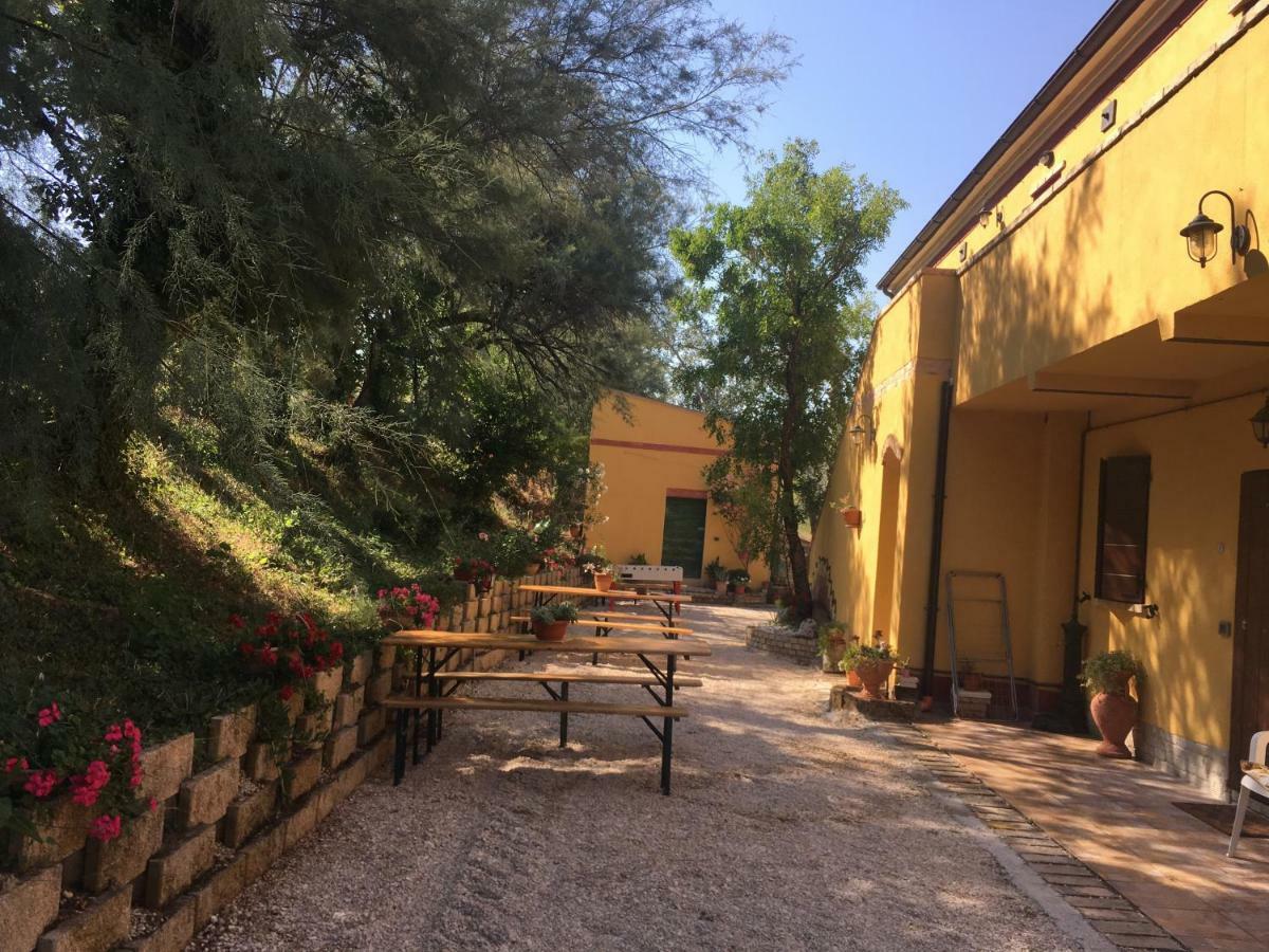 Agriturismo Fattoria Del Colle Jesi Exterior foto